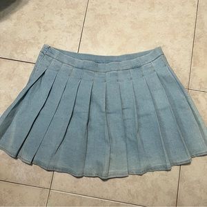 Plus size denim pleated skort